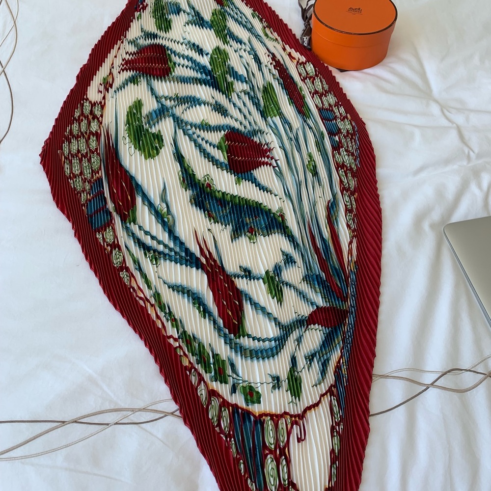 Hermès accordion  scarf